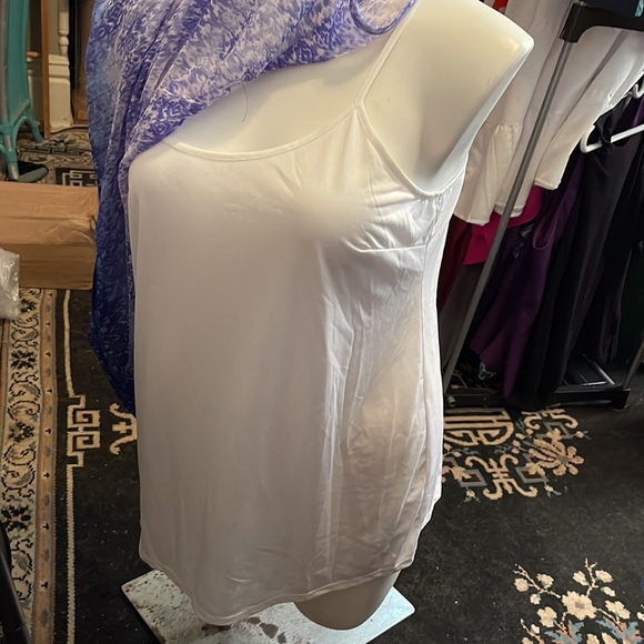 COPY - NWOT- a Motherhood top. But anyone with a little bigger front it’s perfe… - Picture 6 of 8